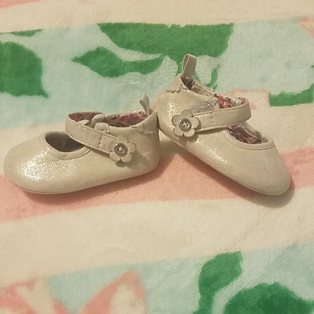 Baby Girl Shoes - Picture 3 of 8